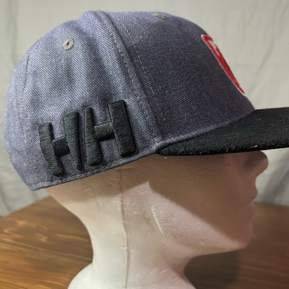 Helly Hansen Flat Brim Mesh Back Trucker Hat Canadian Maple Leaf Patch - Picture 10 of 11
